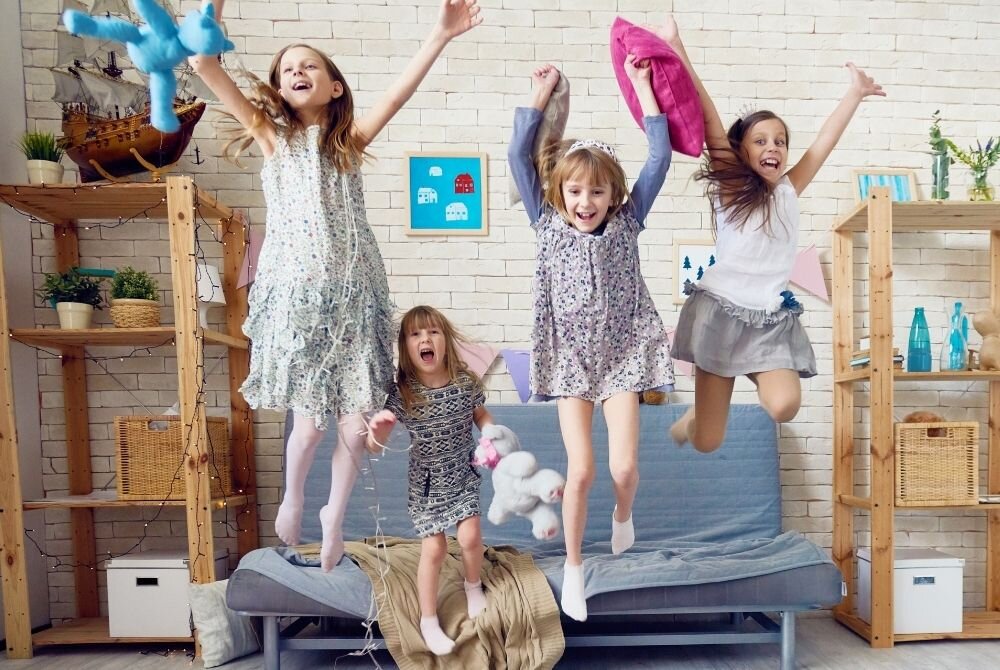 https://www.kidspartystore.de/pub_docs/files/StartsidaFlight/Golvet-ar-lava1000x670.jpg