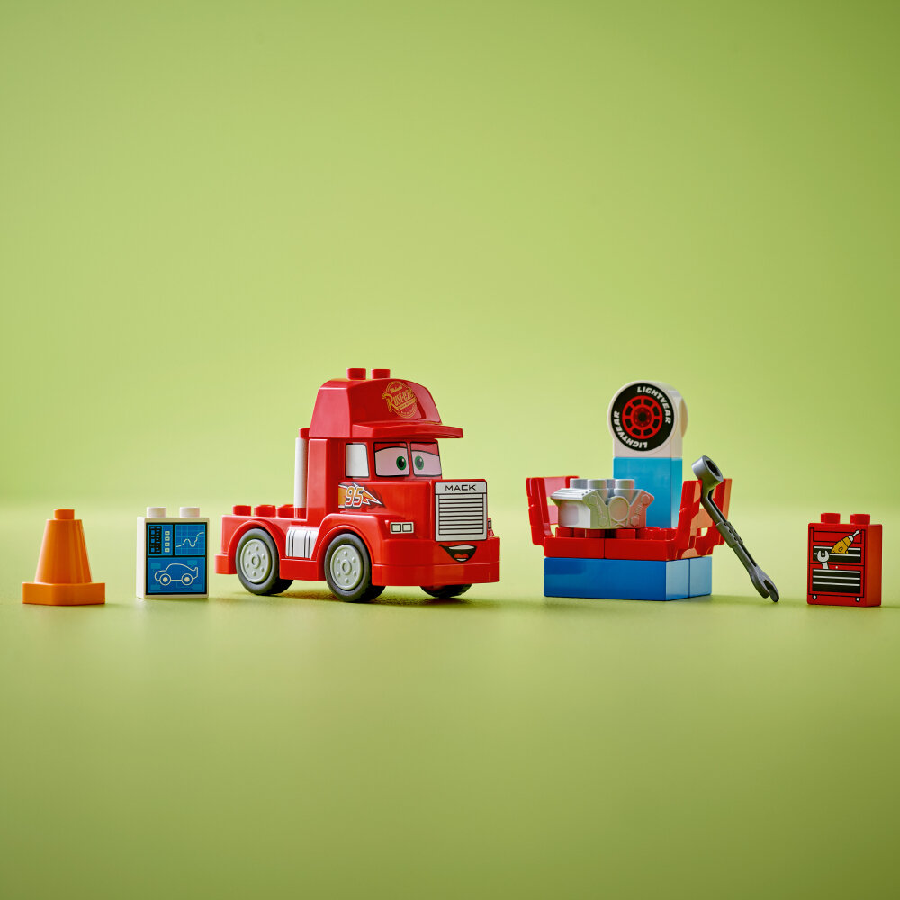 LEGO Duplo - Mack beim Rennen 2+