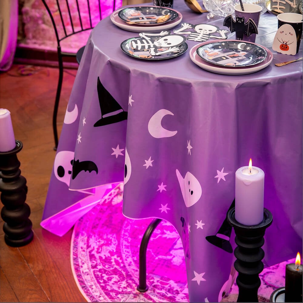 Spooky Friends Tischdecke 137 x 183 cm