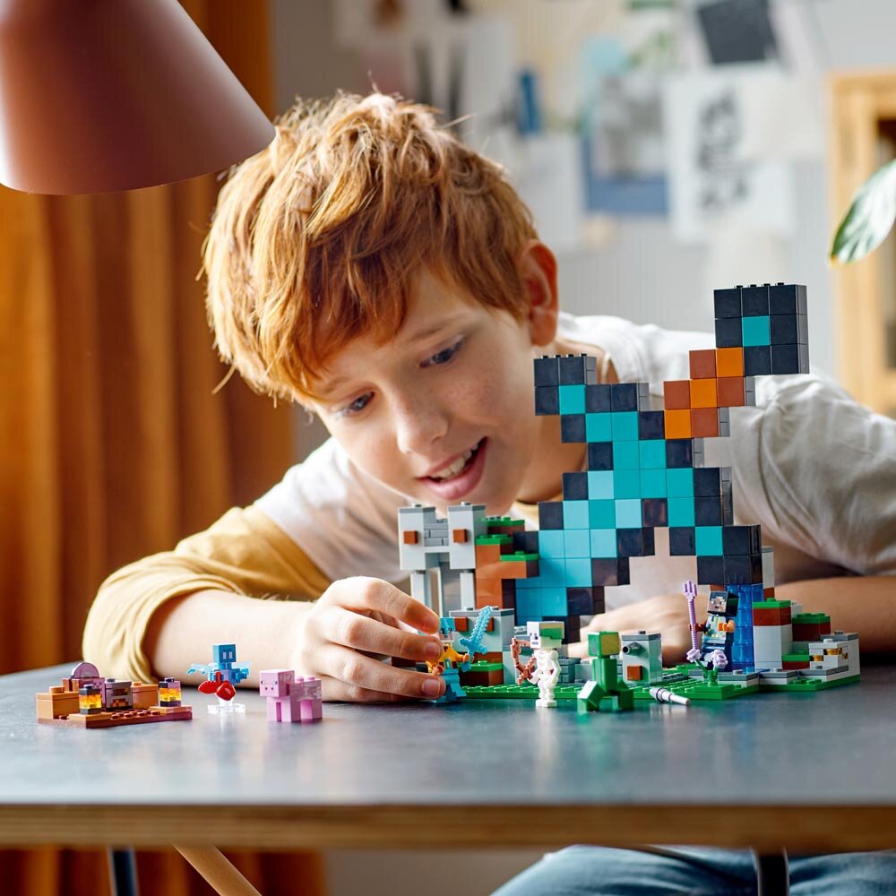 LEGO Minecraft - Der Schwert-Außenposten 8+