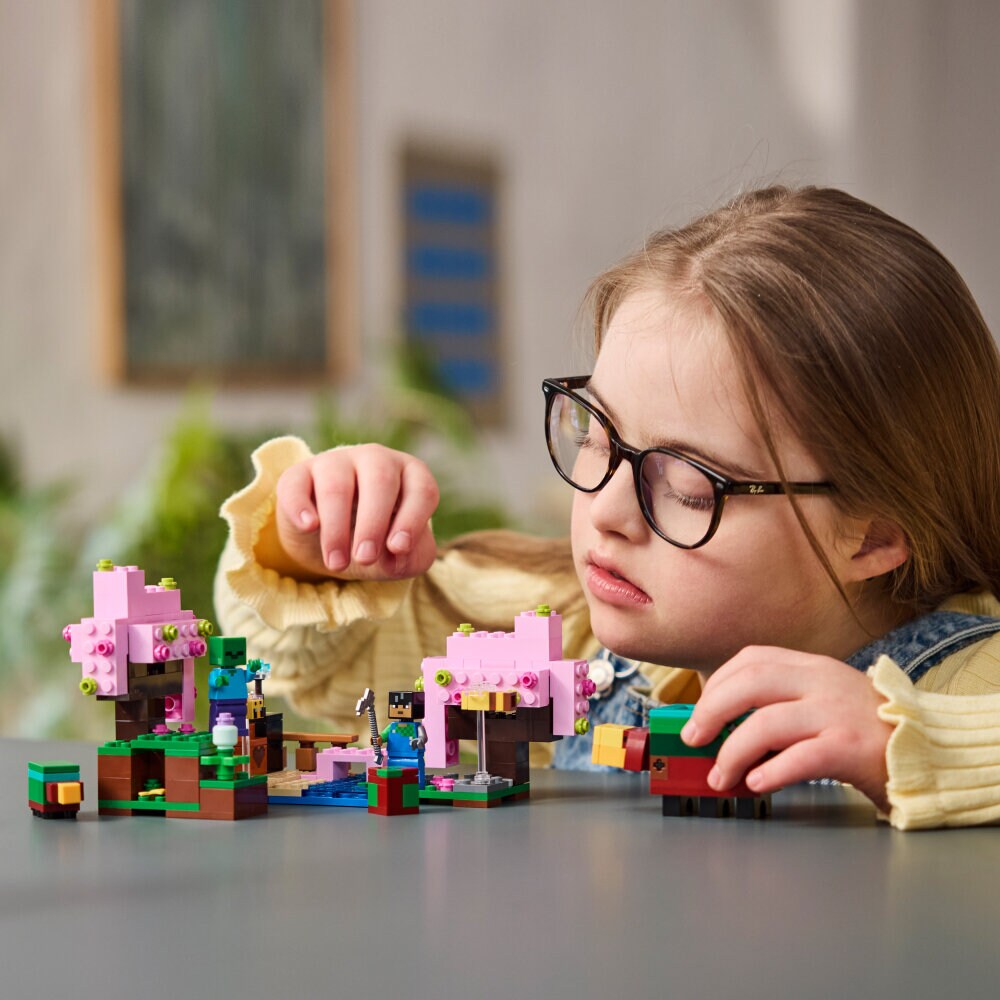 LEGO Minecraft - Der Kirschblütengarten 8+