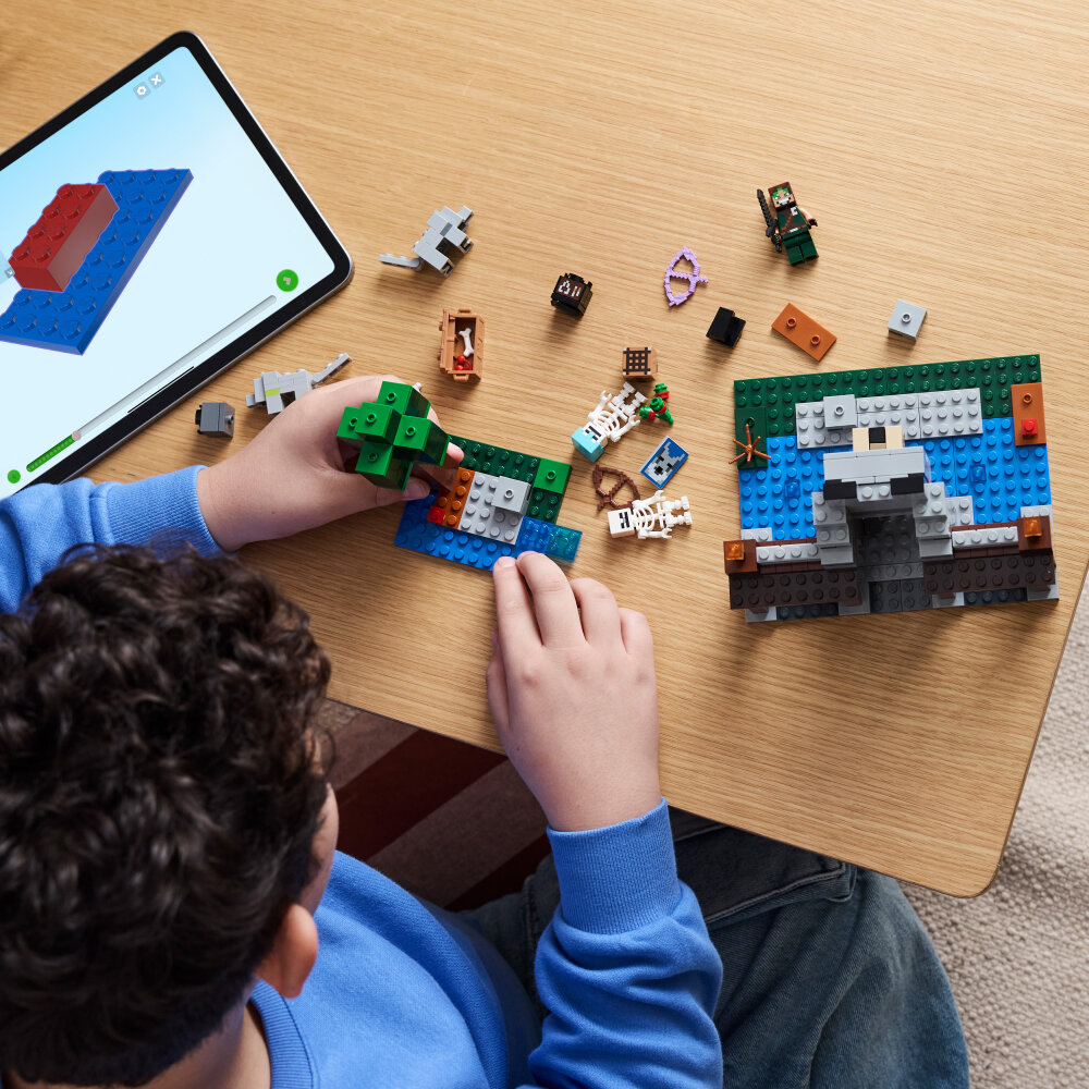 LEGO Minecraft - Die Wolfsfestung 8+