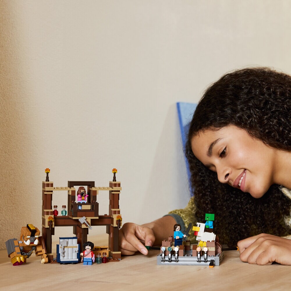 LEGO Minecraft - Waldanwesen mit Boxring 10+