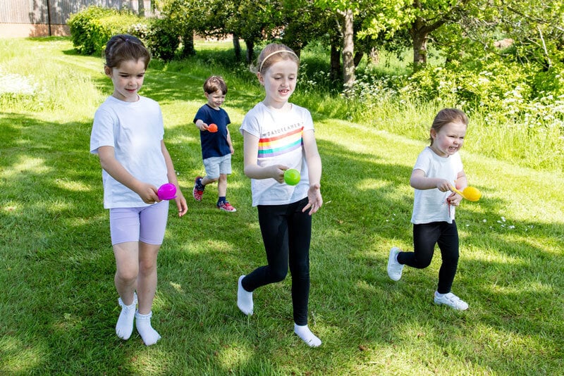 Spiele für Draußen für die Kinderparty