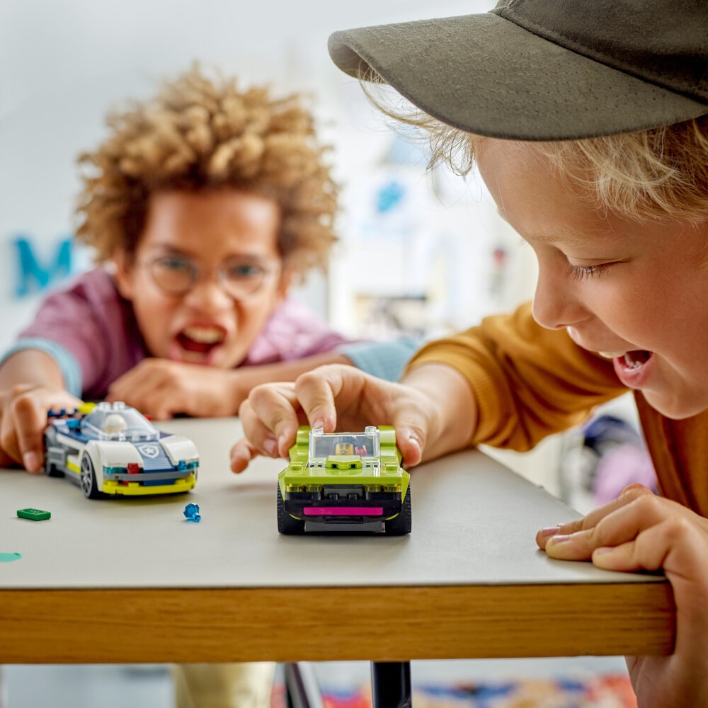 LEGO City - Verfolgungsjagd mit Polizeiauto und Muscle Car 6+