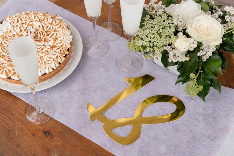Golddekorationen aus Pappe 20 cm 30. Geburtstag 4er-Pack