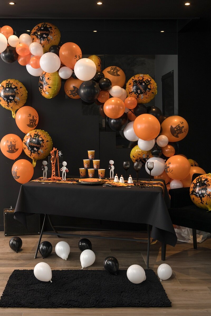 DIY Ballongirlande Haunted House