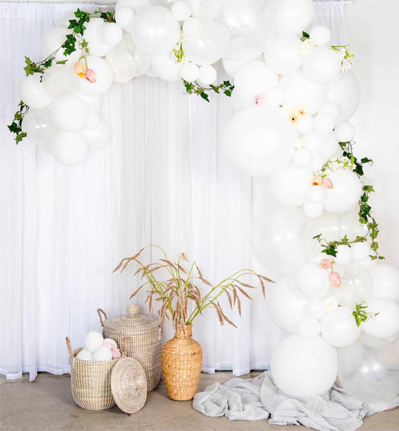 DIY Weißer Ballonbogen