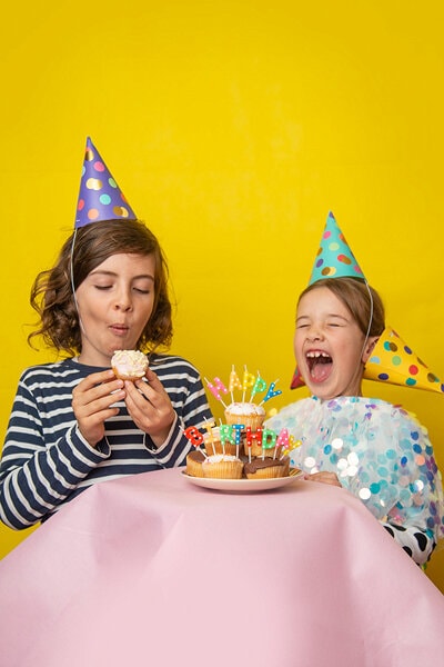 Partyhüte - gepunktet 6er-Pack
