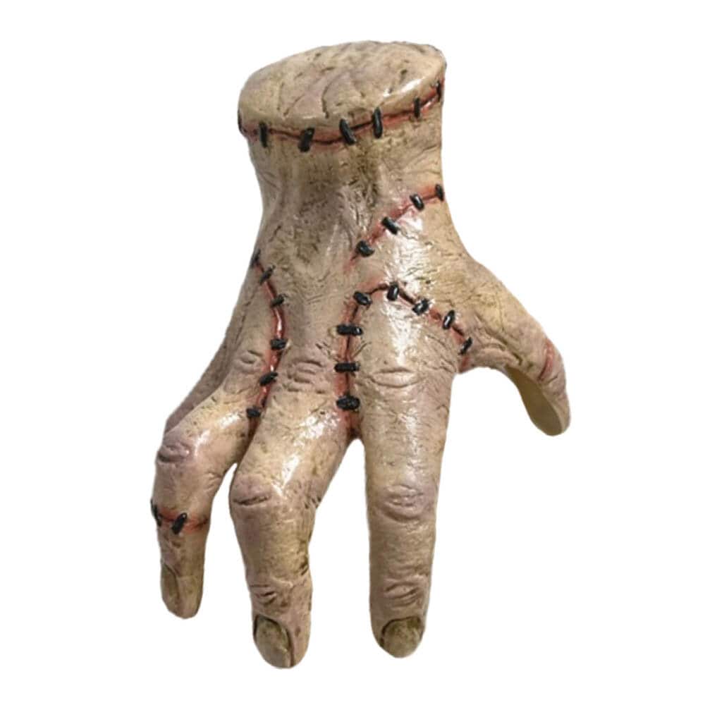 Wednesday - Hand auf der Schulter