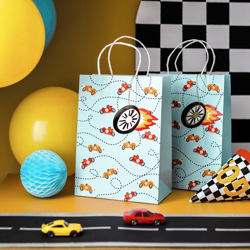 Geschenktüte Rennauto 25 x 18 cm